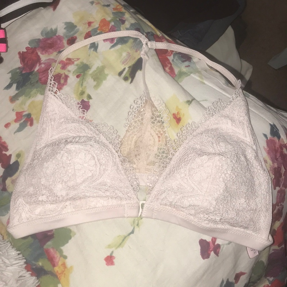Lace barlette